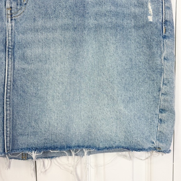 Old Navy Light Wash Blue Denim Distressed Mid-Rise Mini Jean Skirt 20 - Picture 7 of 16